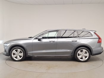 Used Volvo V60 2019 for sale - 79373022: Photo
