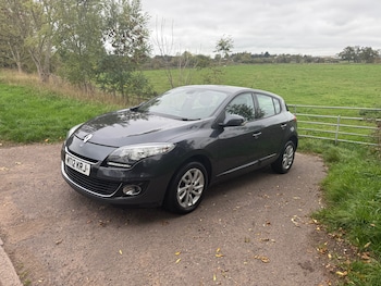 Used Renault Megane 2012 for sale - 76253197: Photo 2
