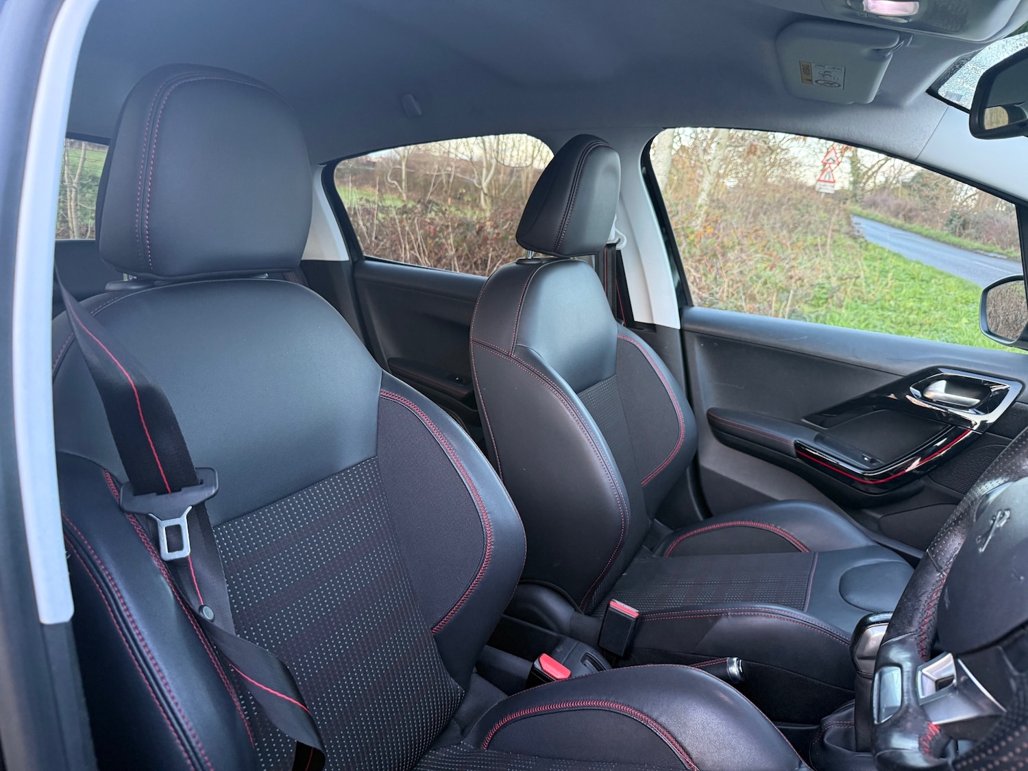 Used Peugeot 208 2017 for sale - 76796614: Photo 10