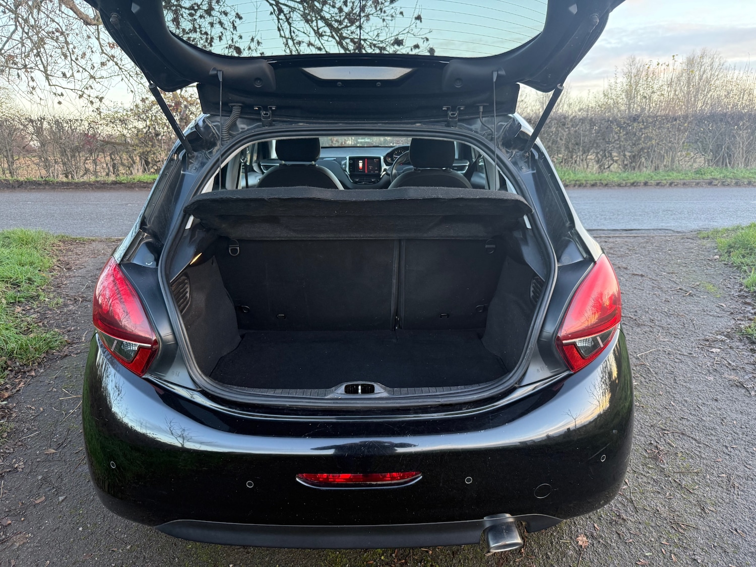 Used Peugeot 208 2017 for sale - 76796614: Photo 7