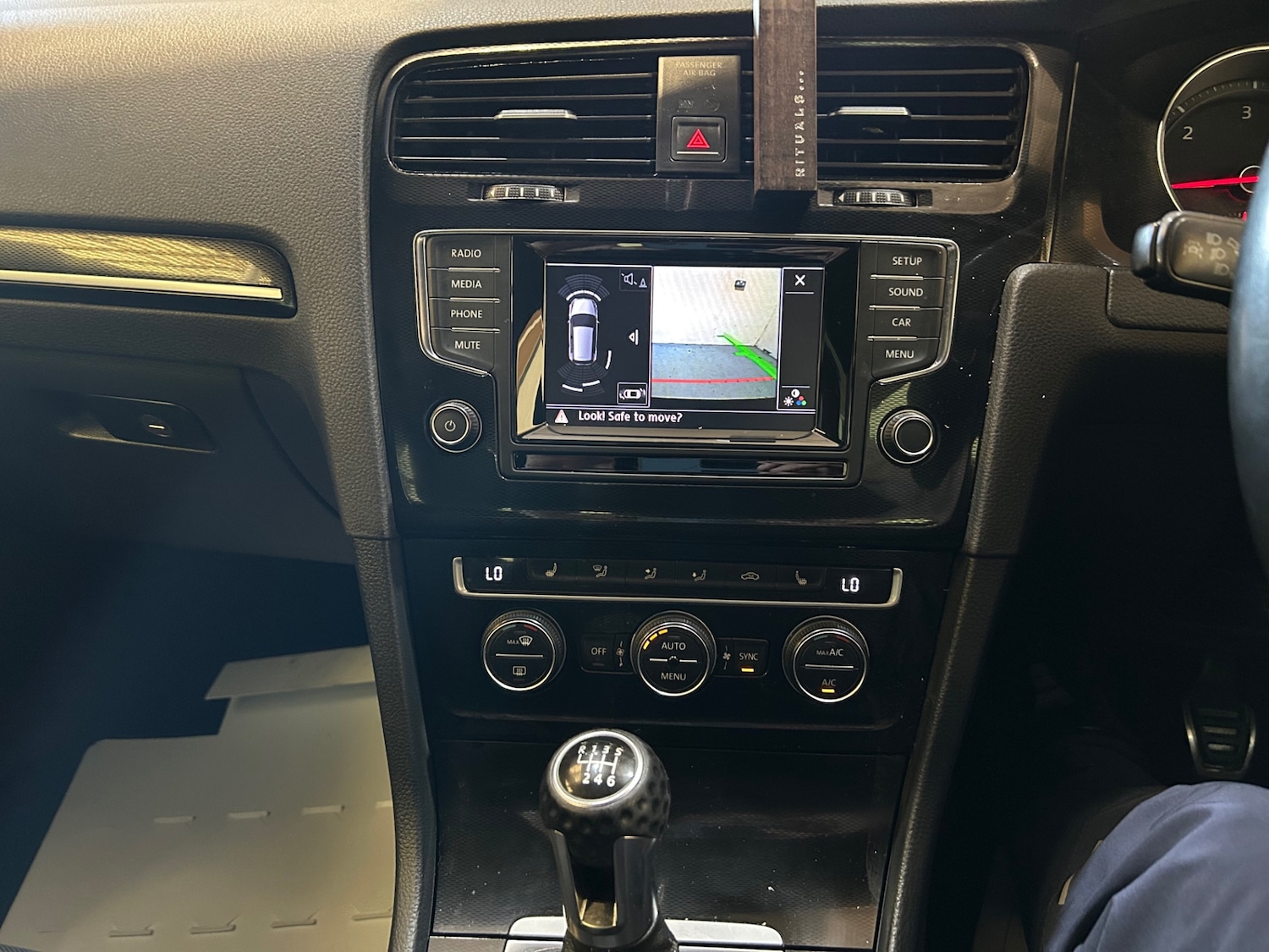 Used Volkswagen Golf 2014 for sale - 77918310: Photo 17