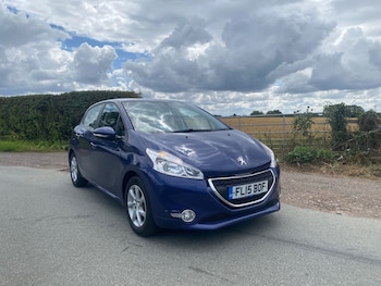 Peugeot - 208
