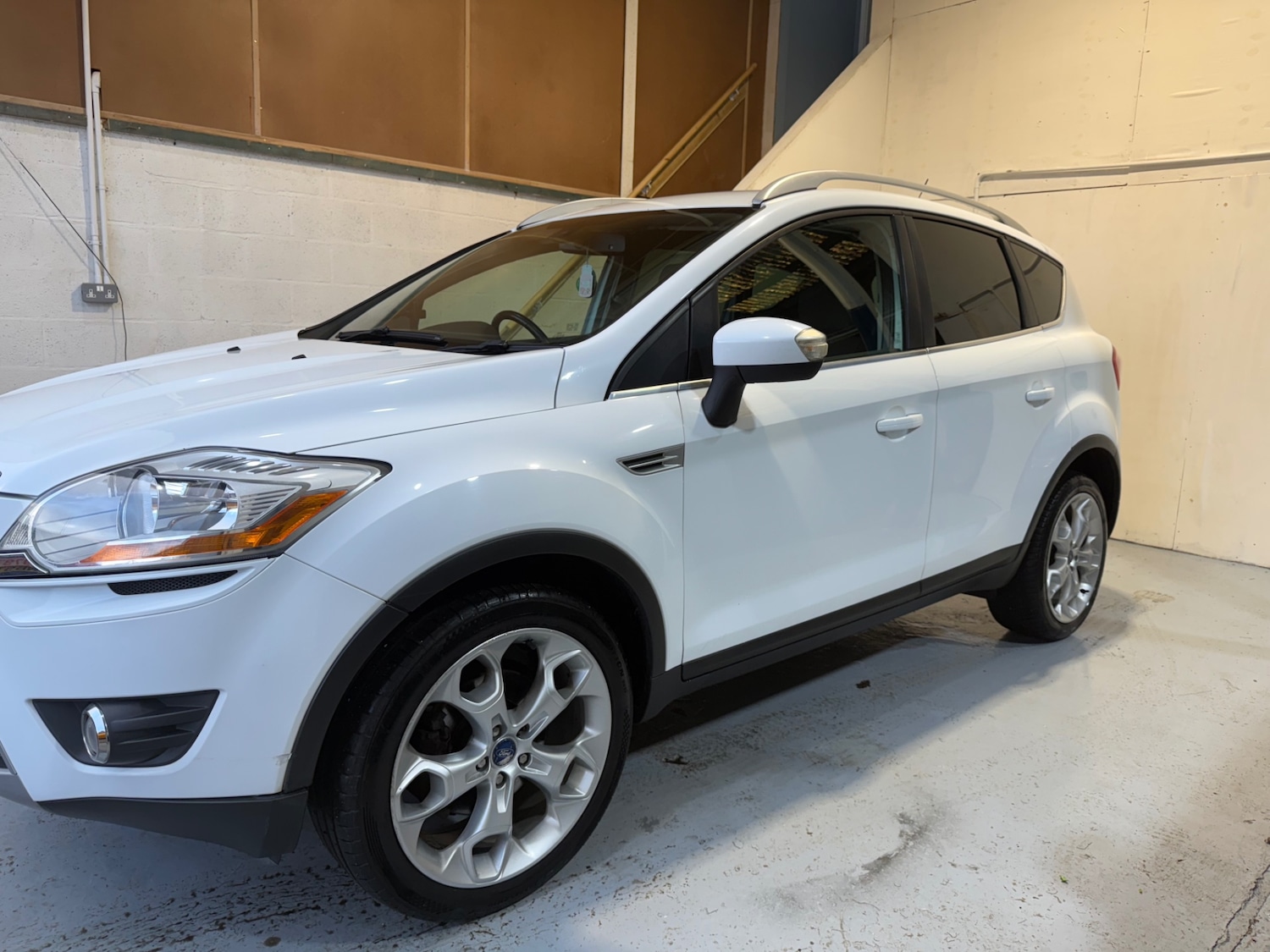 Used Ford Kuga 2012 for sale - 77520111: Photo 2