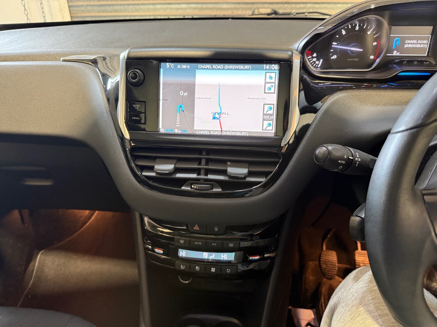 Used Peugeot 208 2012 for sale - 77556010: Photo 16