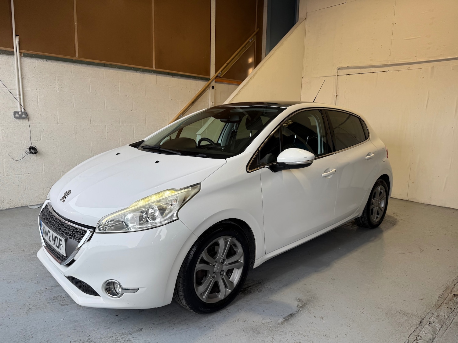 Used Peugeot 208 2012 for sale - 77556010: Photo 2