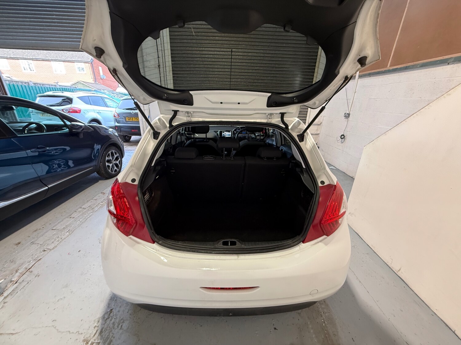 Used Peugeot 208 2012 for sale - 77556010: Photo 7