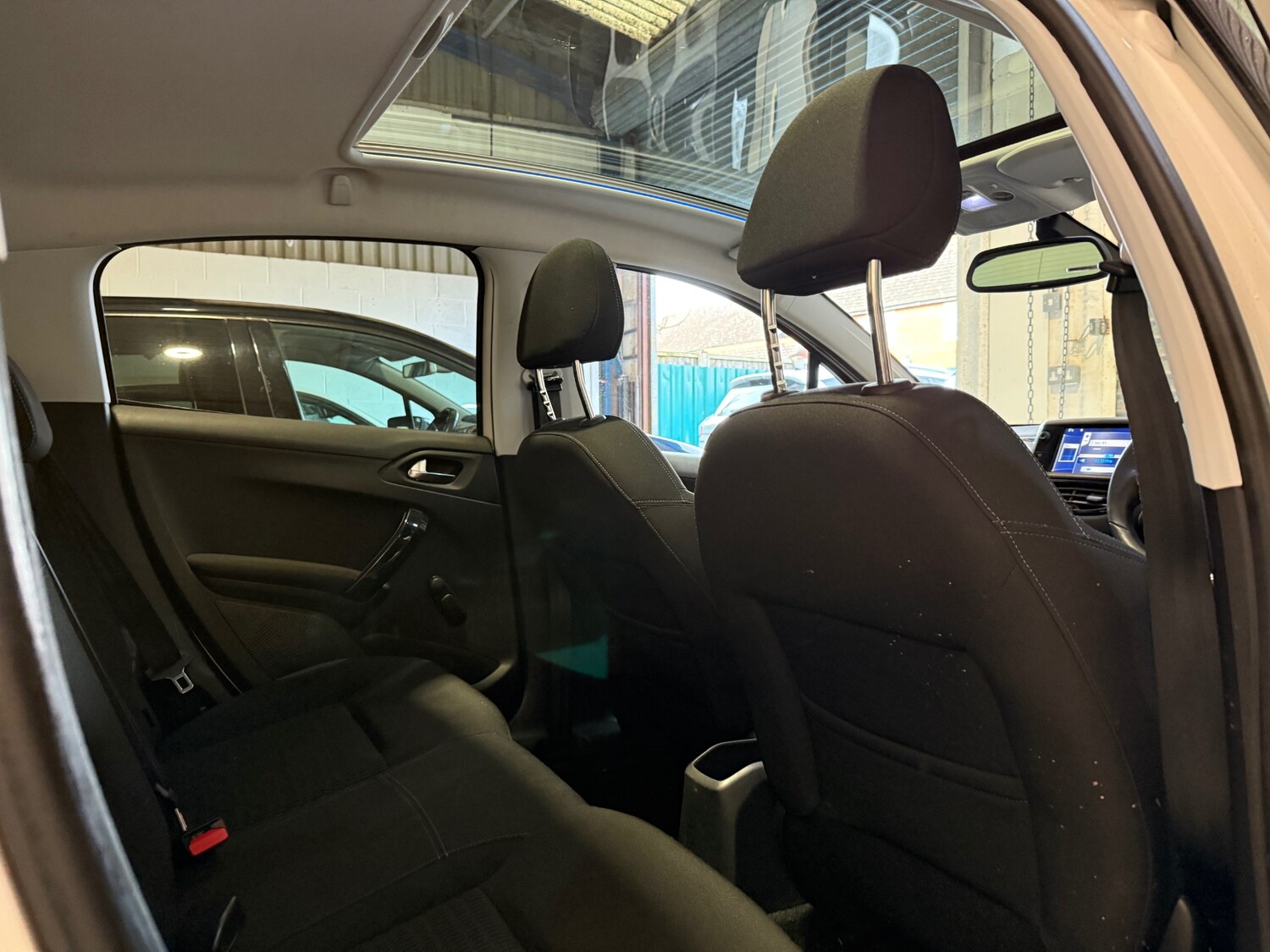 Used Peugeot 208 2012 for sale - 77556010: Photo 8