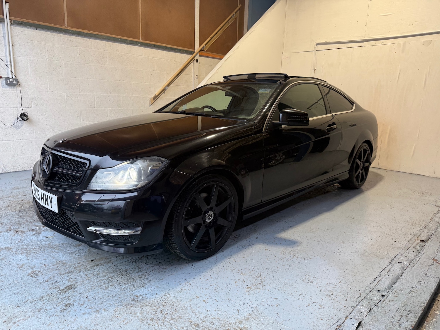 Used Mercedes-Benz C Class 2015 for sale - 77208596: Photo 2