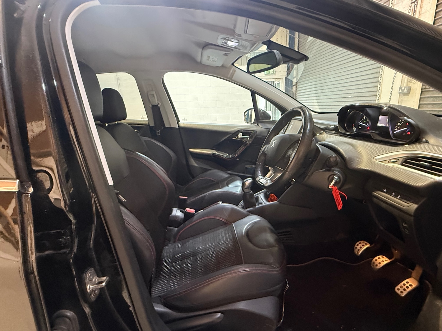 Used Peugeot 208 2017 for sale - 77168747: Photo 11