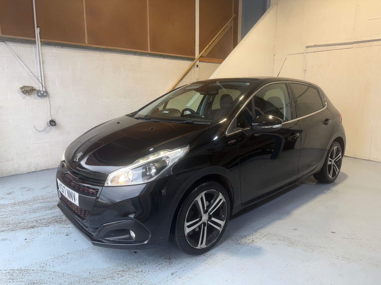 Used Peugeot 208 2017 for sale - 77168747: Photo 3