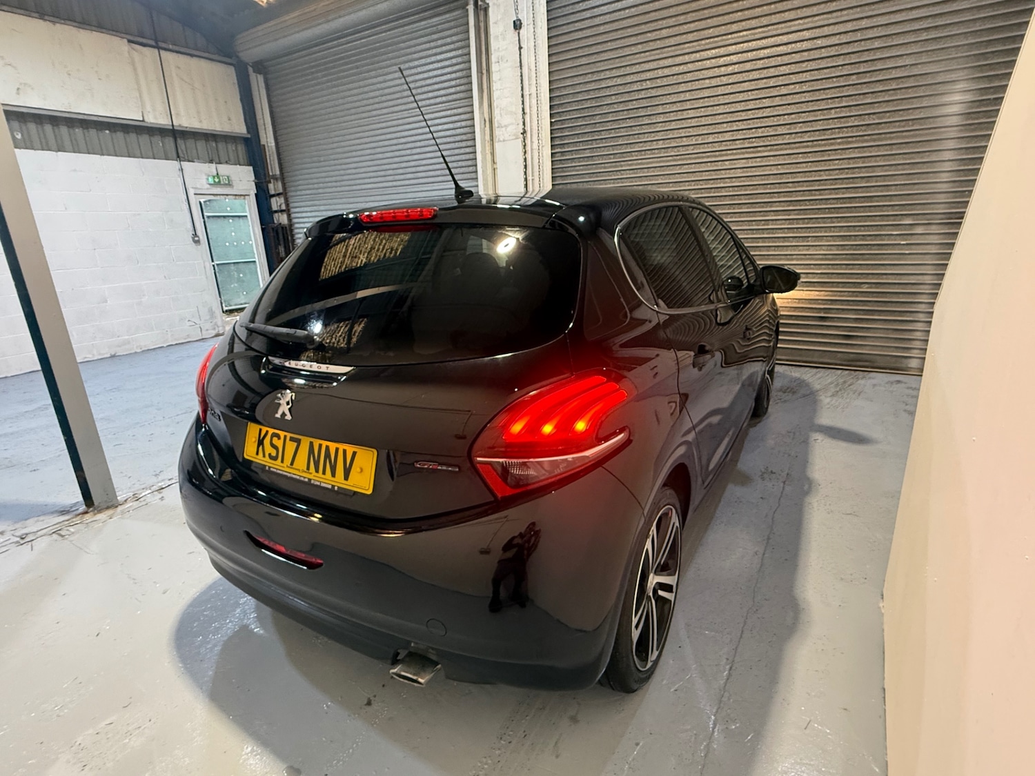 Used Peugeot 208 2017 for sale - 77168747: Photo 6