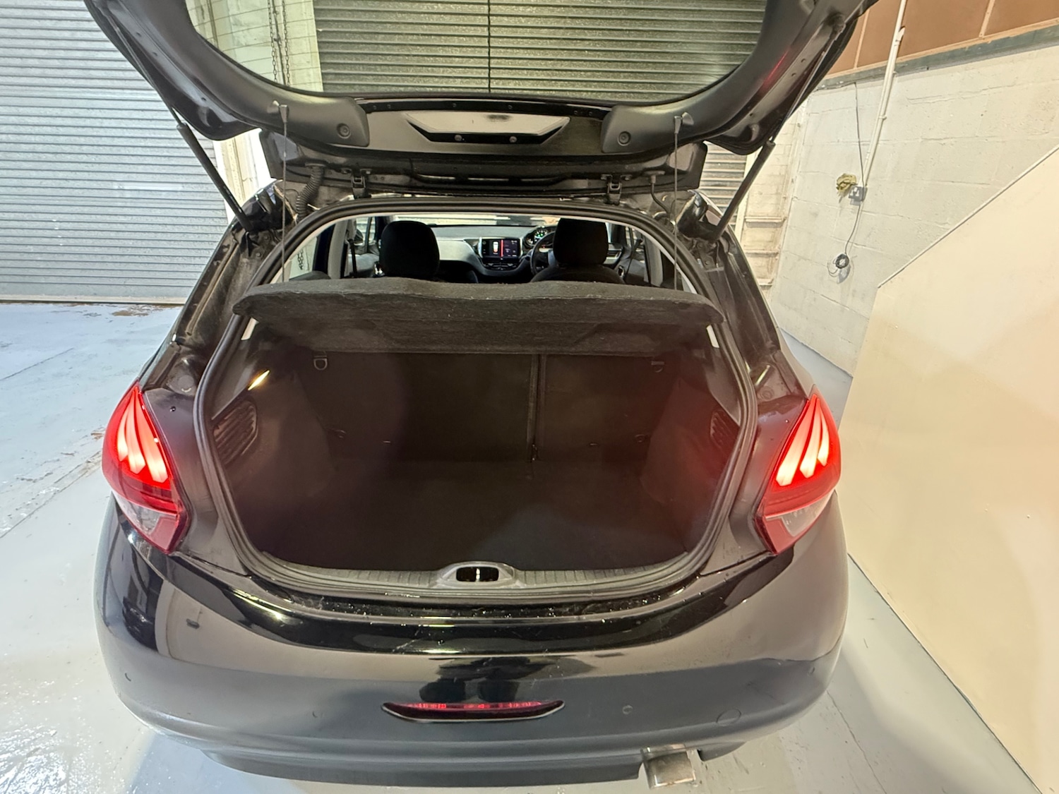 Used Peugeot 208 2017 for sale - 77168747: Photo 7