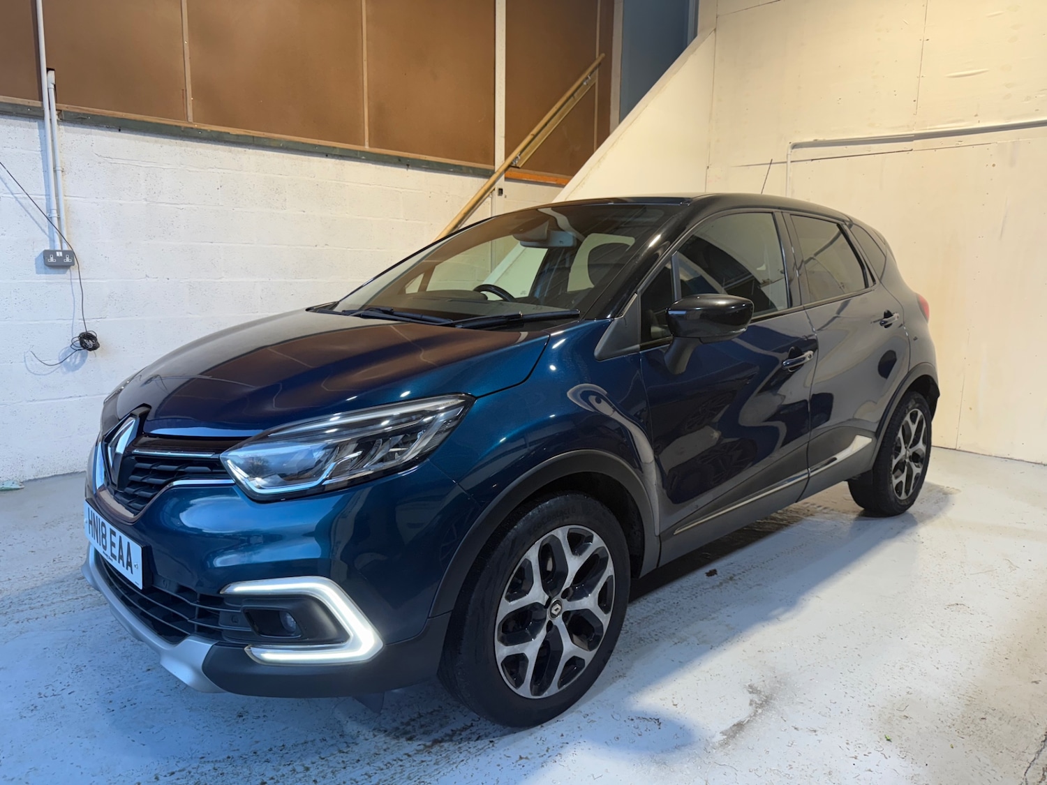 Used Renault Captur 2018 for sale - 77520508: Photo 2