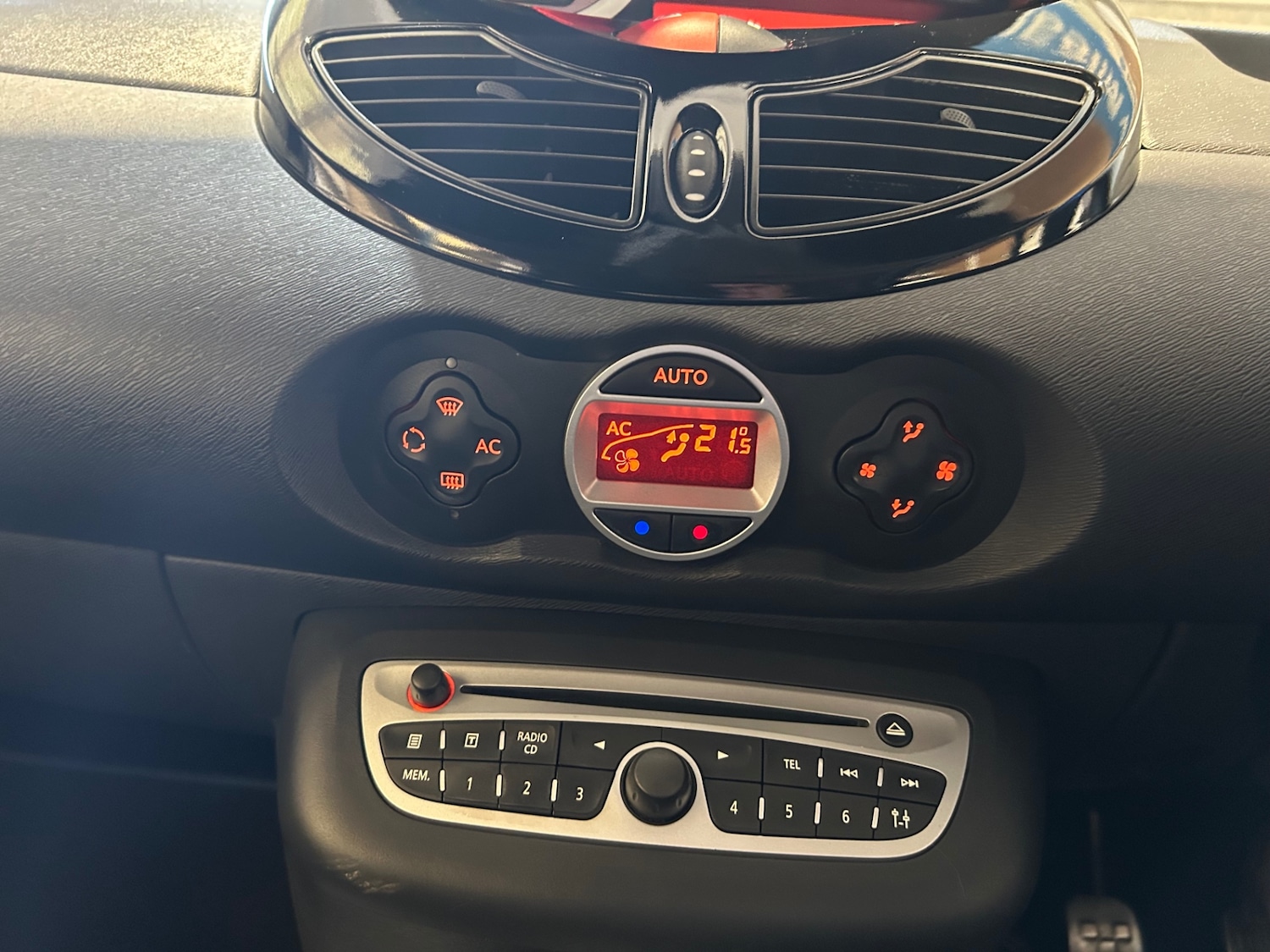 Used Renault Twingo 2011 for sale - 77743205: Photo 19