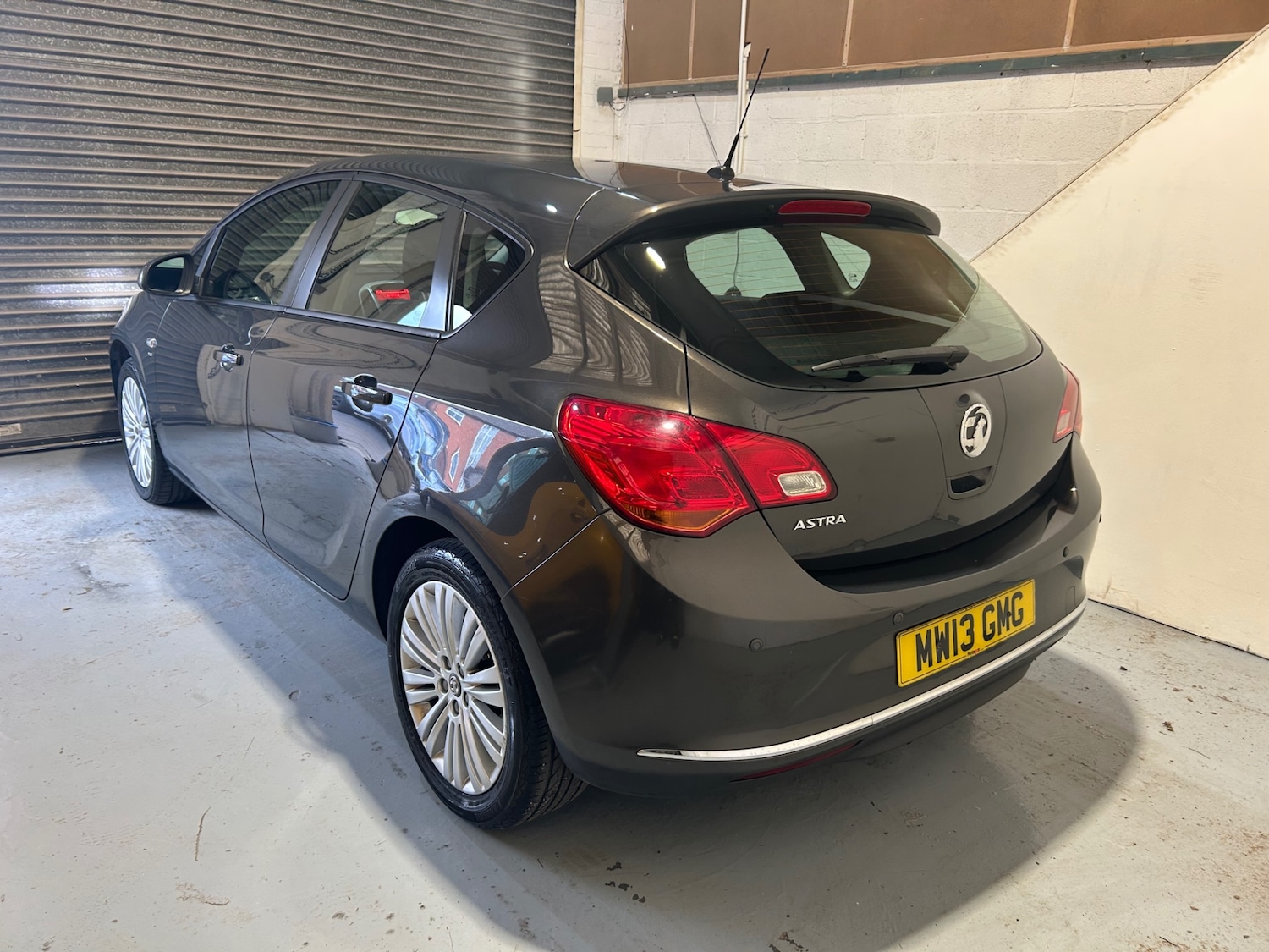 Used Vauxhall Astra 2013 for sale - 78045401: Photo 4