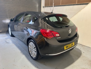 Used Vauxhall Astra 2013 for sale - 78045401: Photo