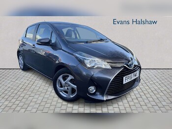 Used Toyota Yaris 2015 for sale - 77858853: Photo