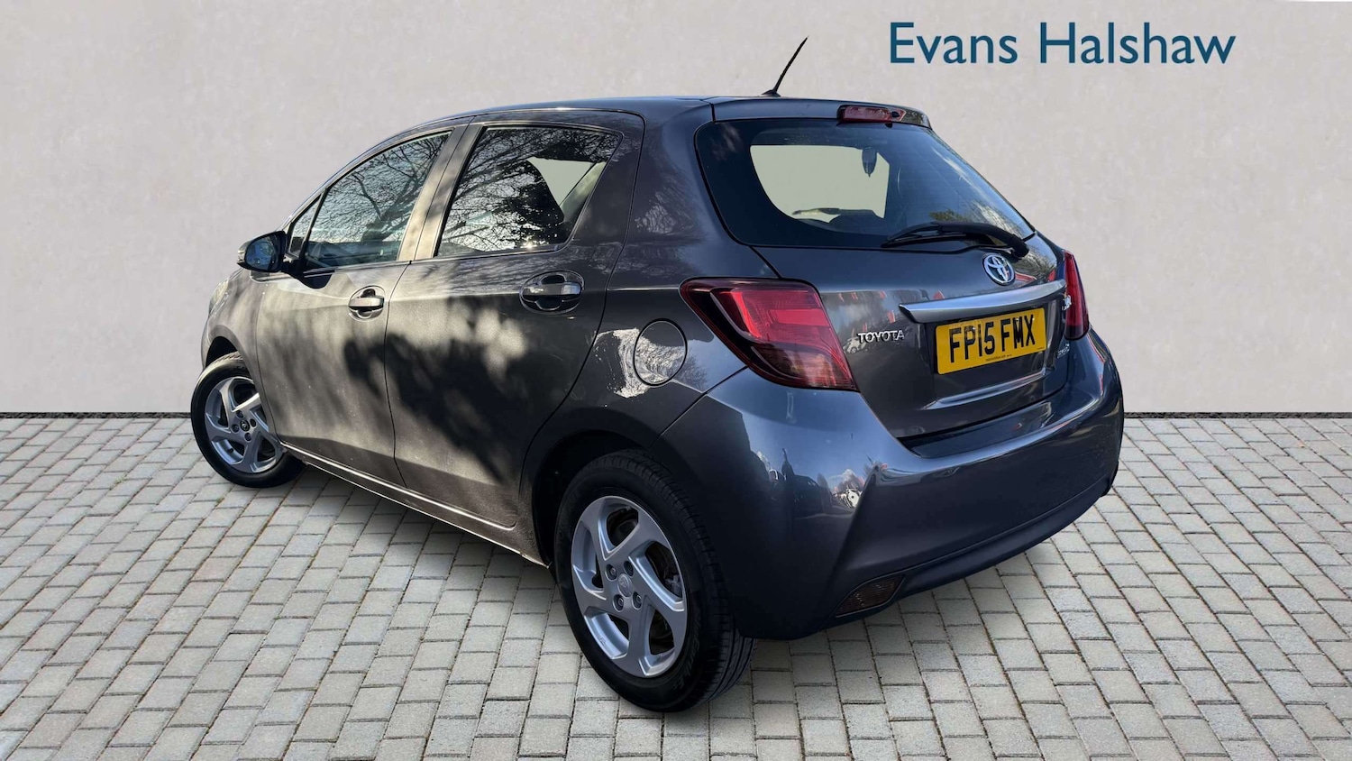 Used Toyota Yaris for sale - 77858853: Photo 2