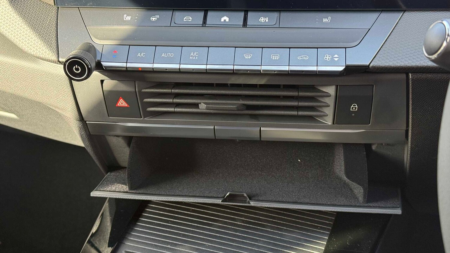 Used Vauxhall Astra for sale - 77859788: Photo 22