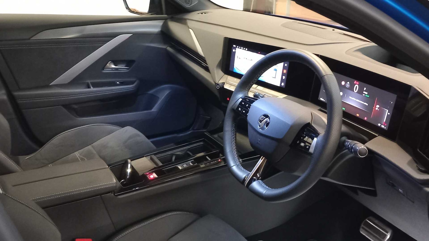 Used Vauxhall Astra 2024 for sale - 78060205: Photo 2