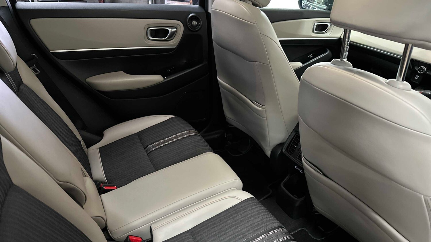 Used Honda HR-V for sale - 77860674: Photo 12