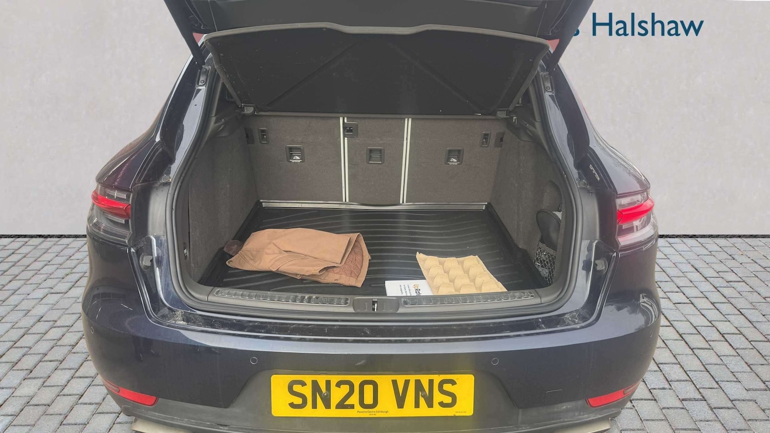 Used Porsche Macan 2020 for sale - 77913812: Photo 3