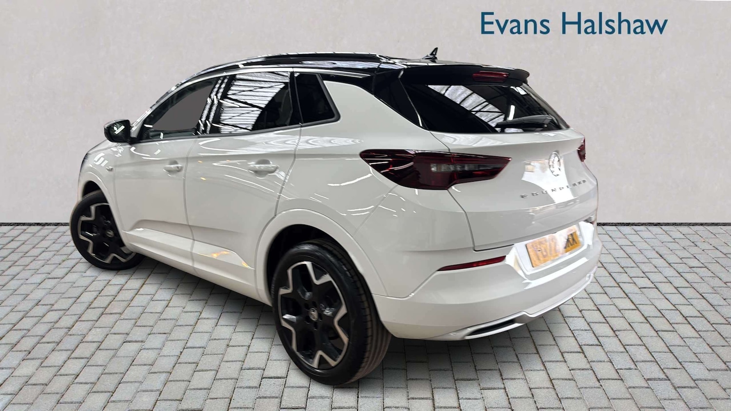 Used Vauxhall Grandland for sale - 77857810: Photo 2