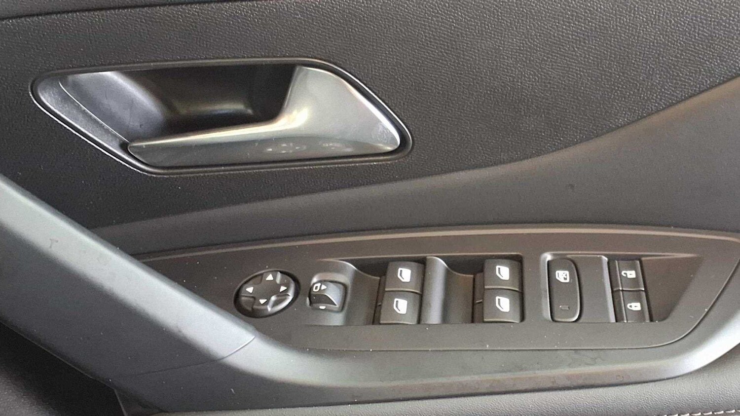 Used Peugeot 308 for sale - 77860839: Photo 30