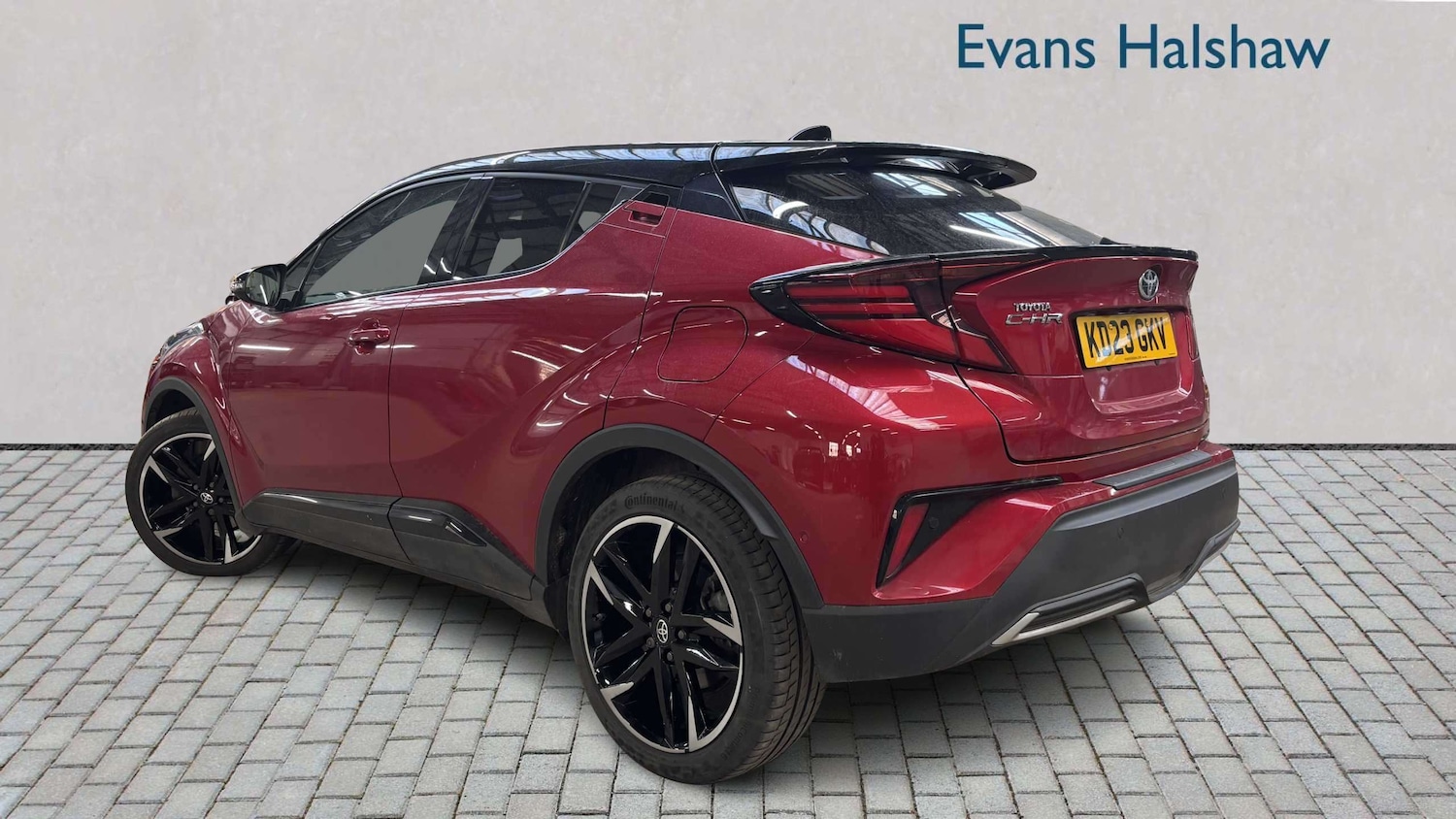 Used Toyota C-HR 2023 for sale - 77856744: Photo 2