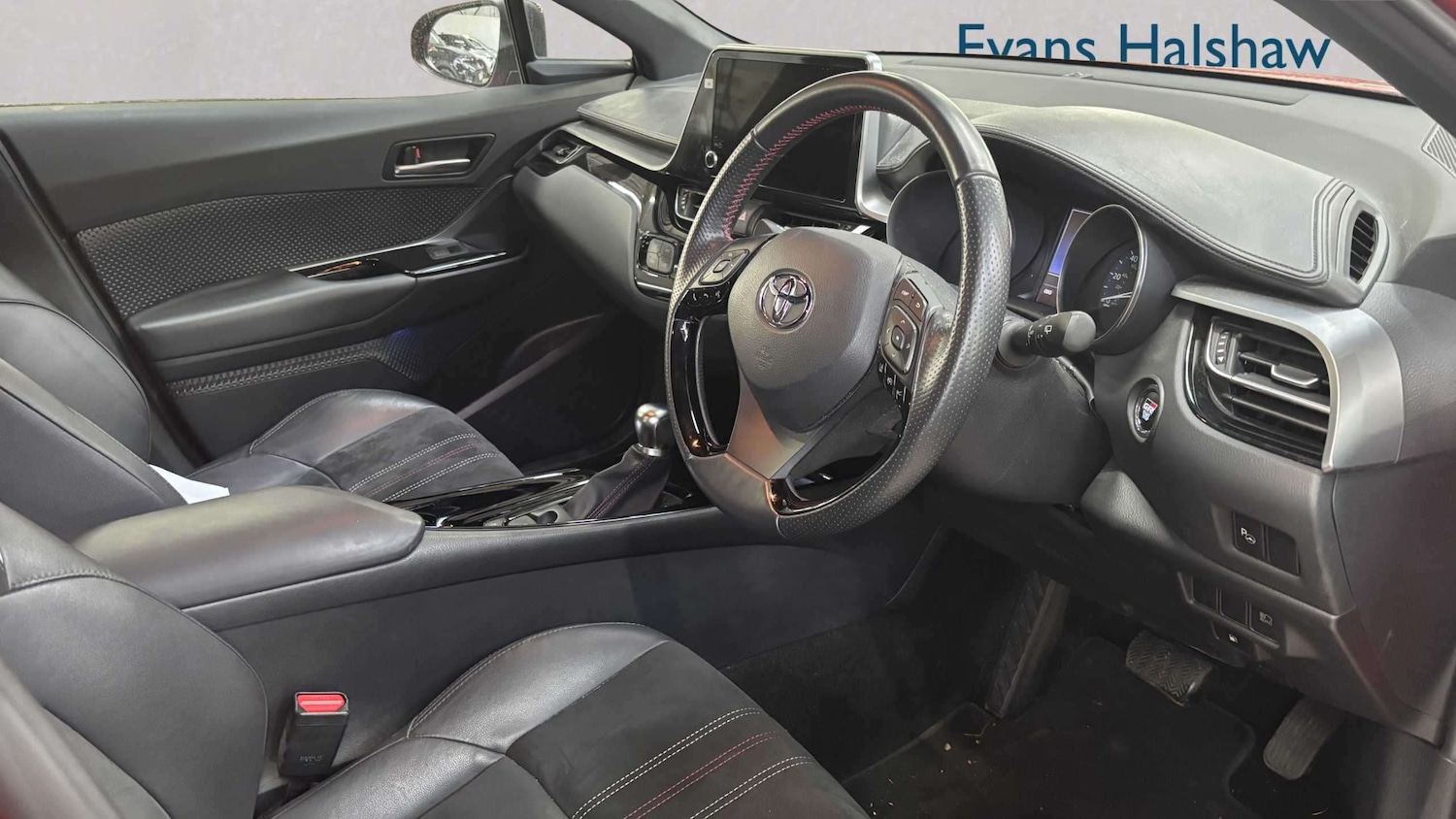 Used Toyota C-HR 2023 for sale - 77856744: Photo 5