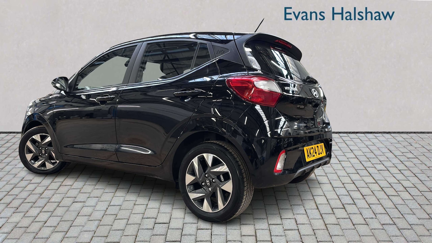 Used Hyundai i10 2024 for sale - 77856930: Photo 2