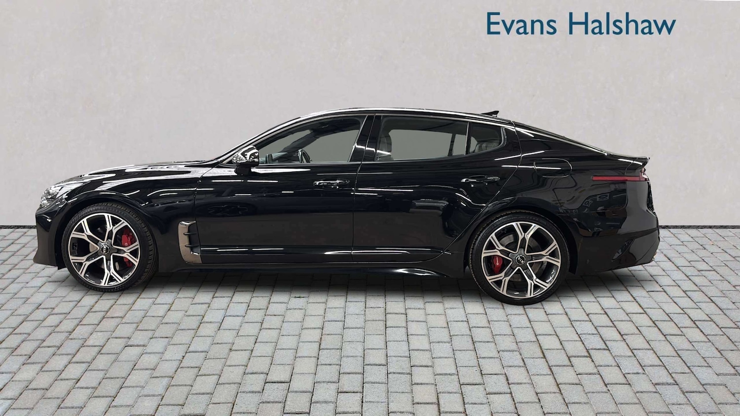 Used Kia Stinger 2017 for sale - 77859600: Photo 3