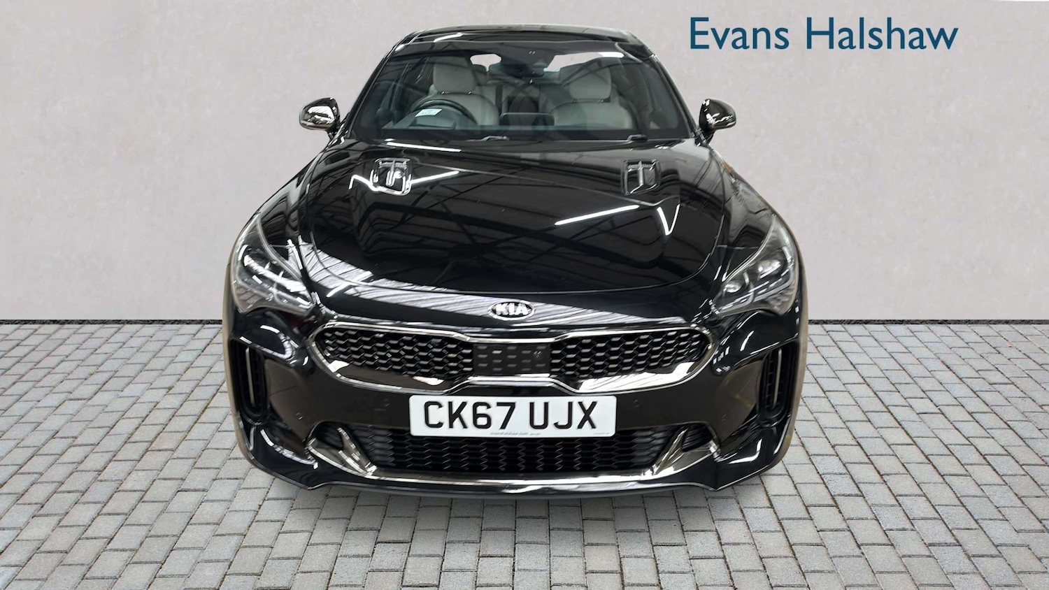 Used Kia Stinger 2017 for sale - 77859600: Photo 4