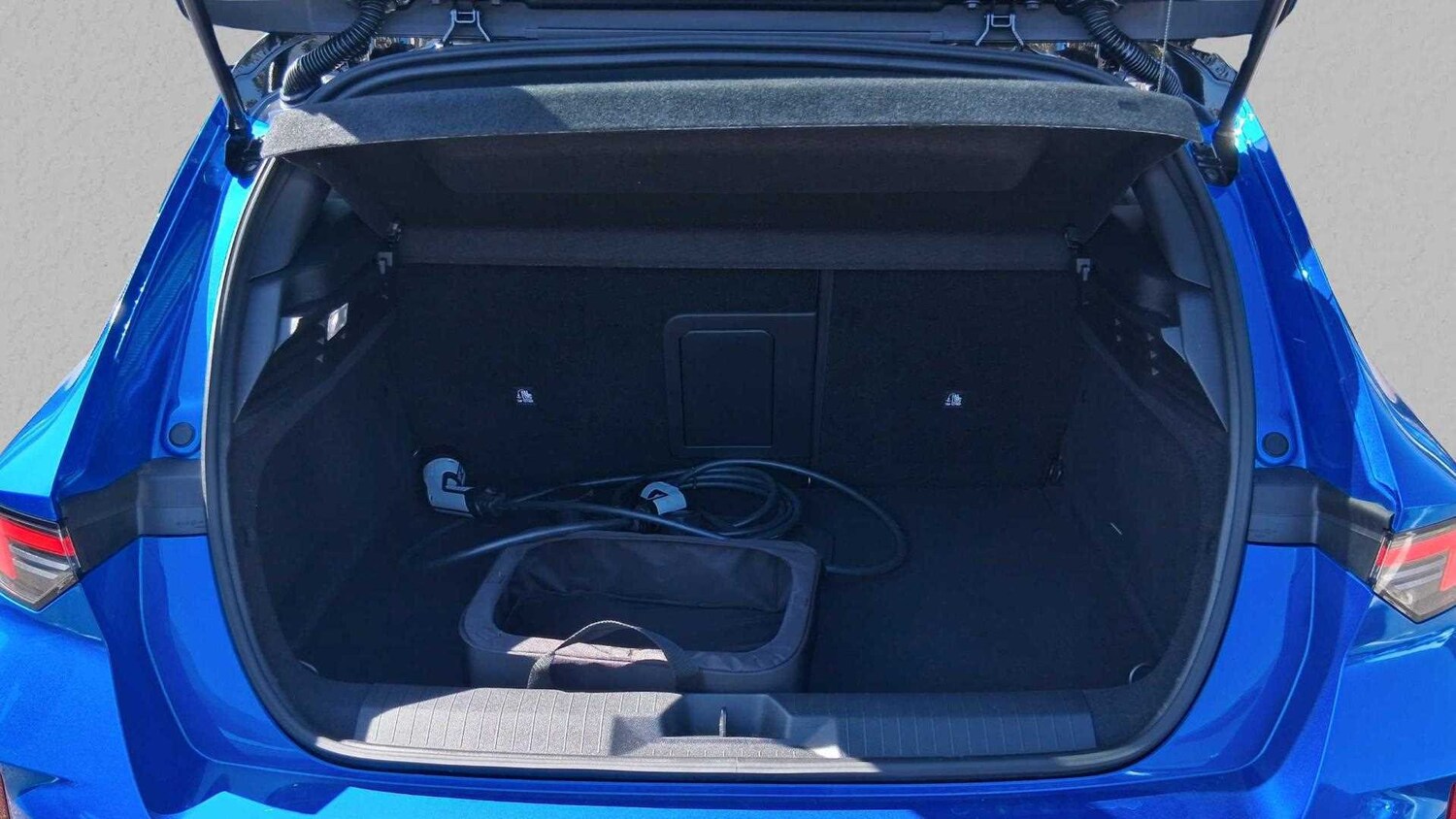 Used Vauxhall Astra for sale - 77858813: Photo 5