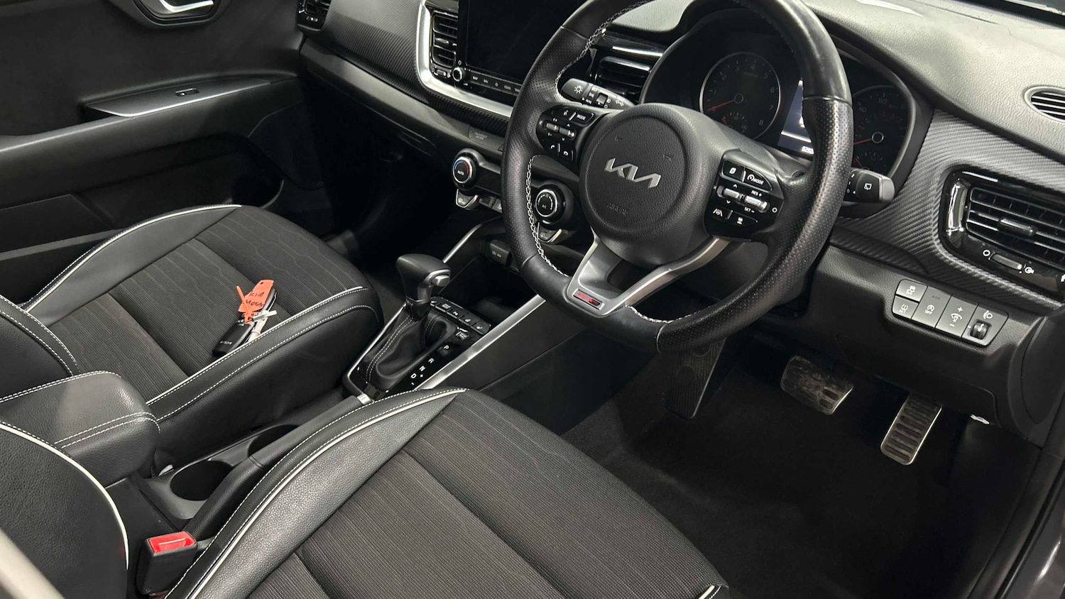 Used Kia Stonic for sale - 77861769: Photo 2