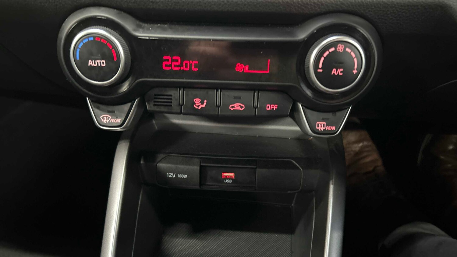 Used Kia Stonic for sale - 77861769: Photo 23