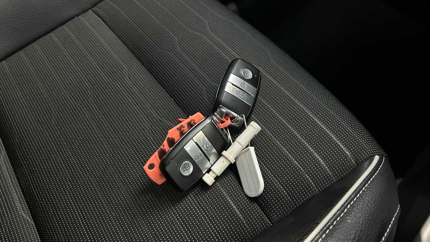 Used Kia Stonic for sale - 77861769: Photo 30