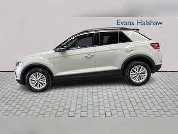 Used Volkswagen T-Roc 2023 for sale - 79109461: Photo