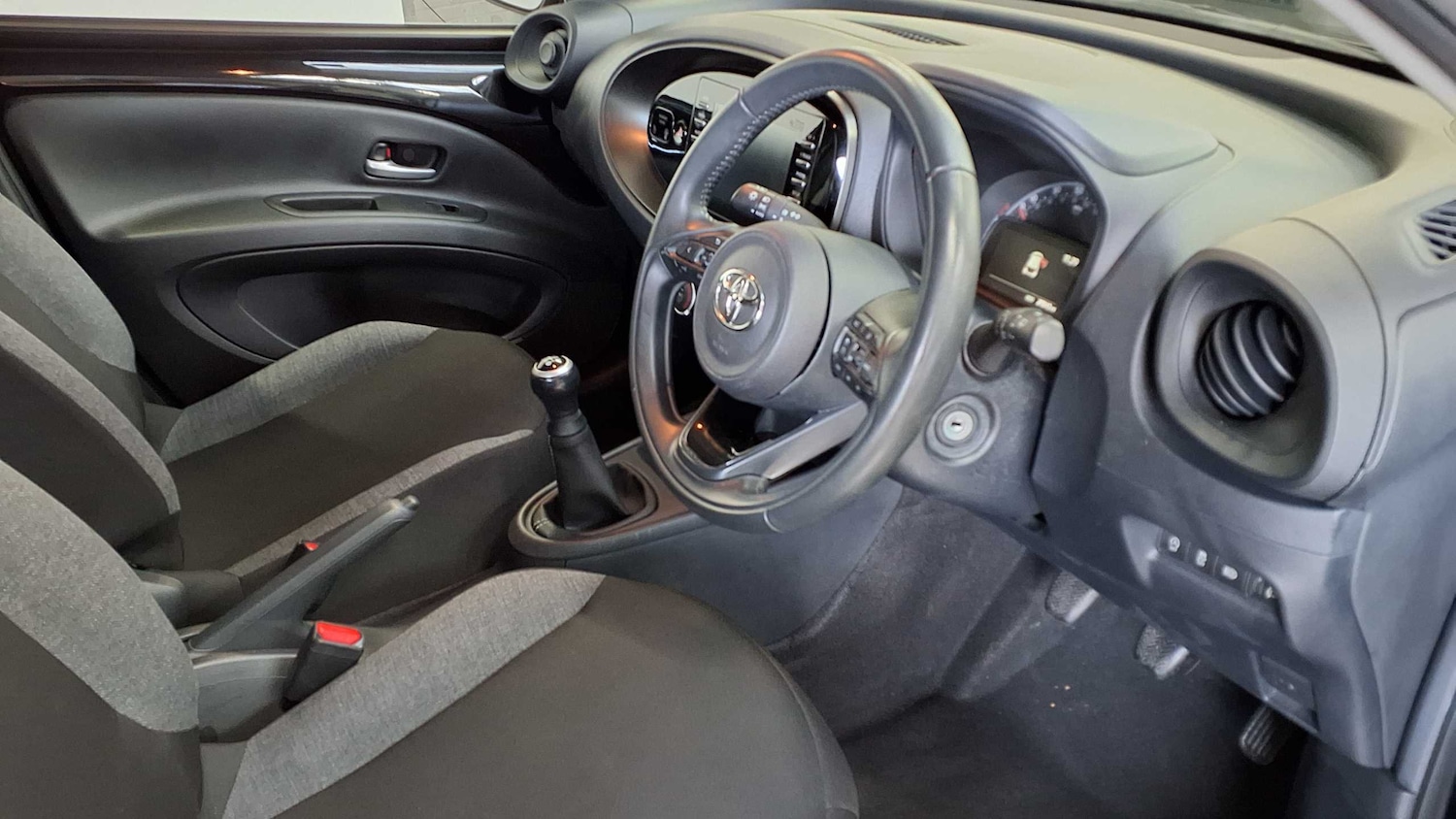 Used Toyota Aygo X 2023 for sale - 77858194: Photo 2