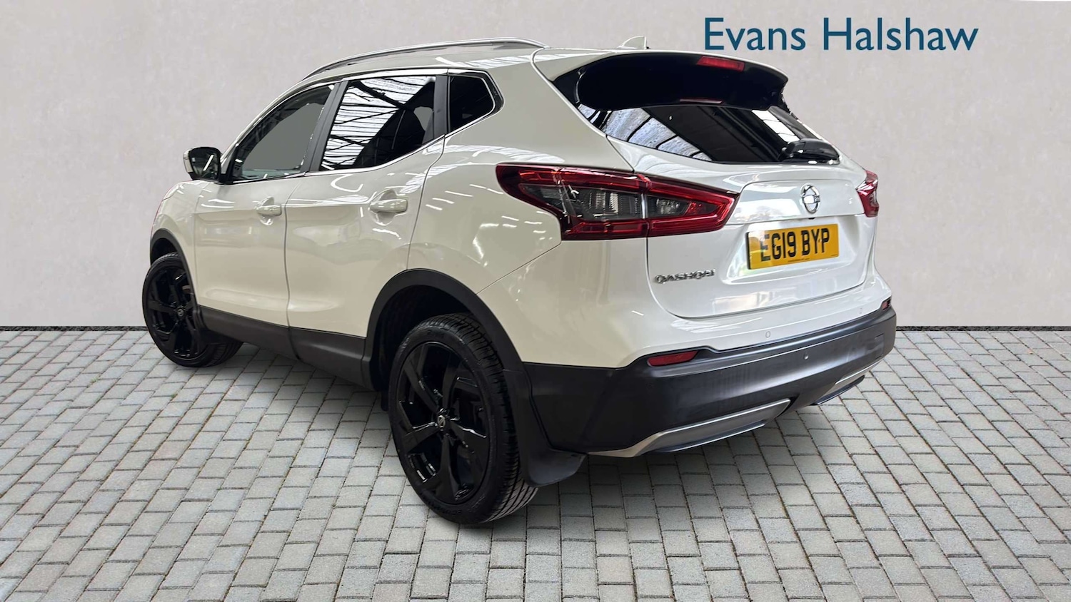 Used Nissan Qashqai for sale - 77860252: Photo 2