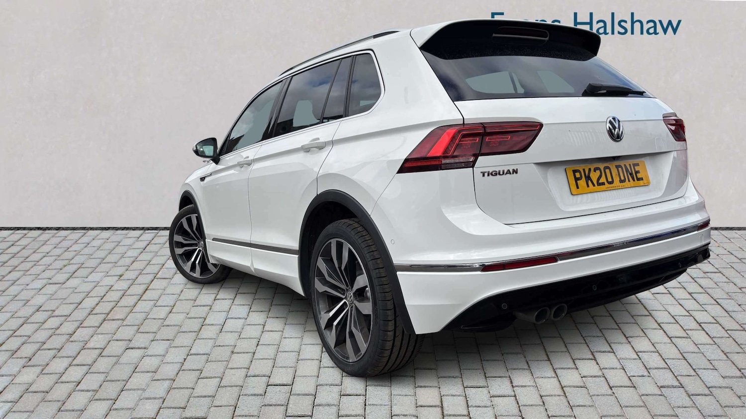 Used Volkswagen Tiguan for sale - 77857424: Photo 2