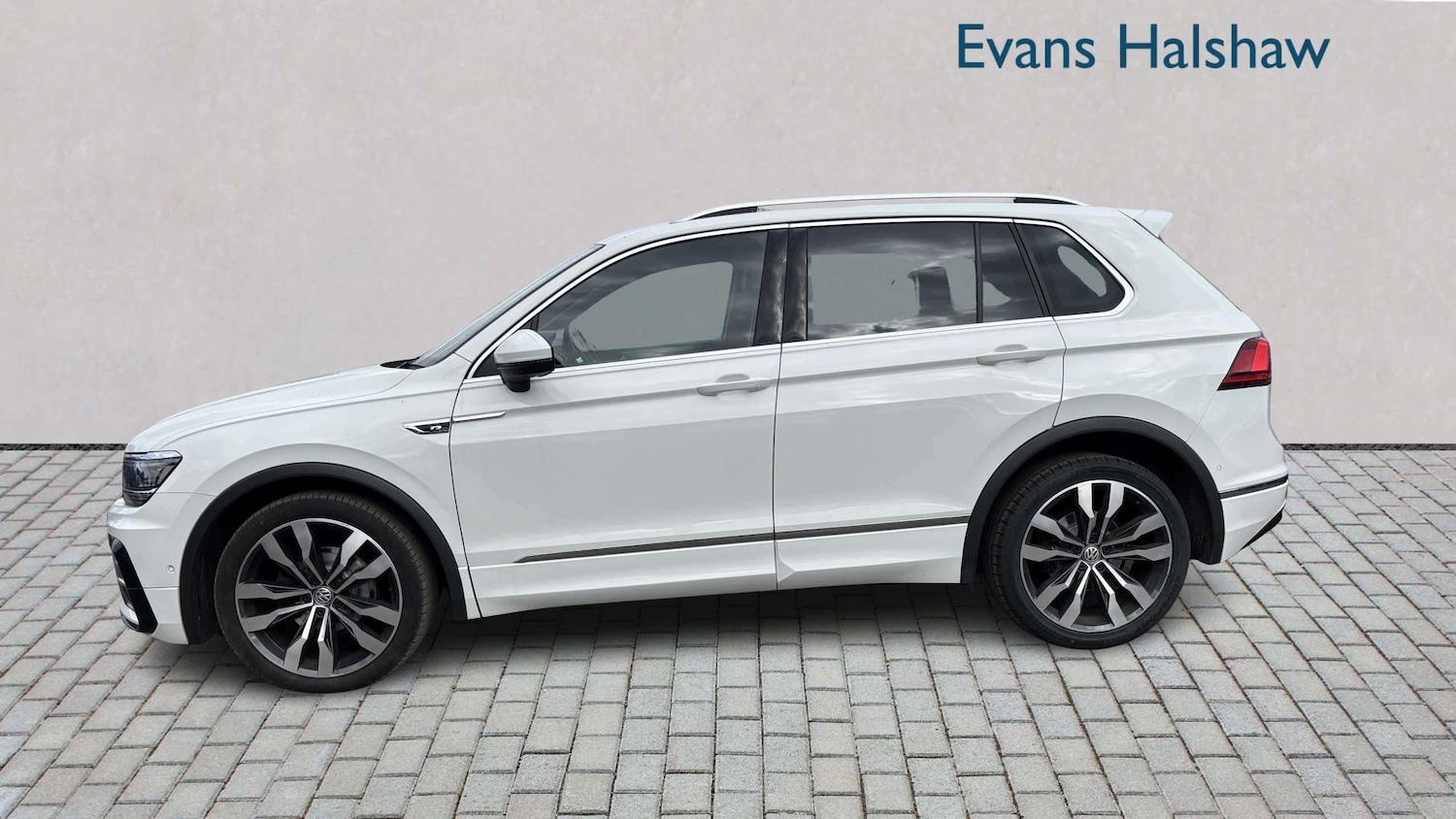 Used Volkswagen Tiguan for sale - 77857424: Photo 3