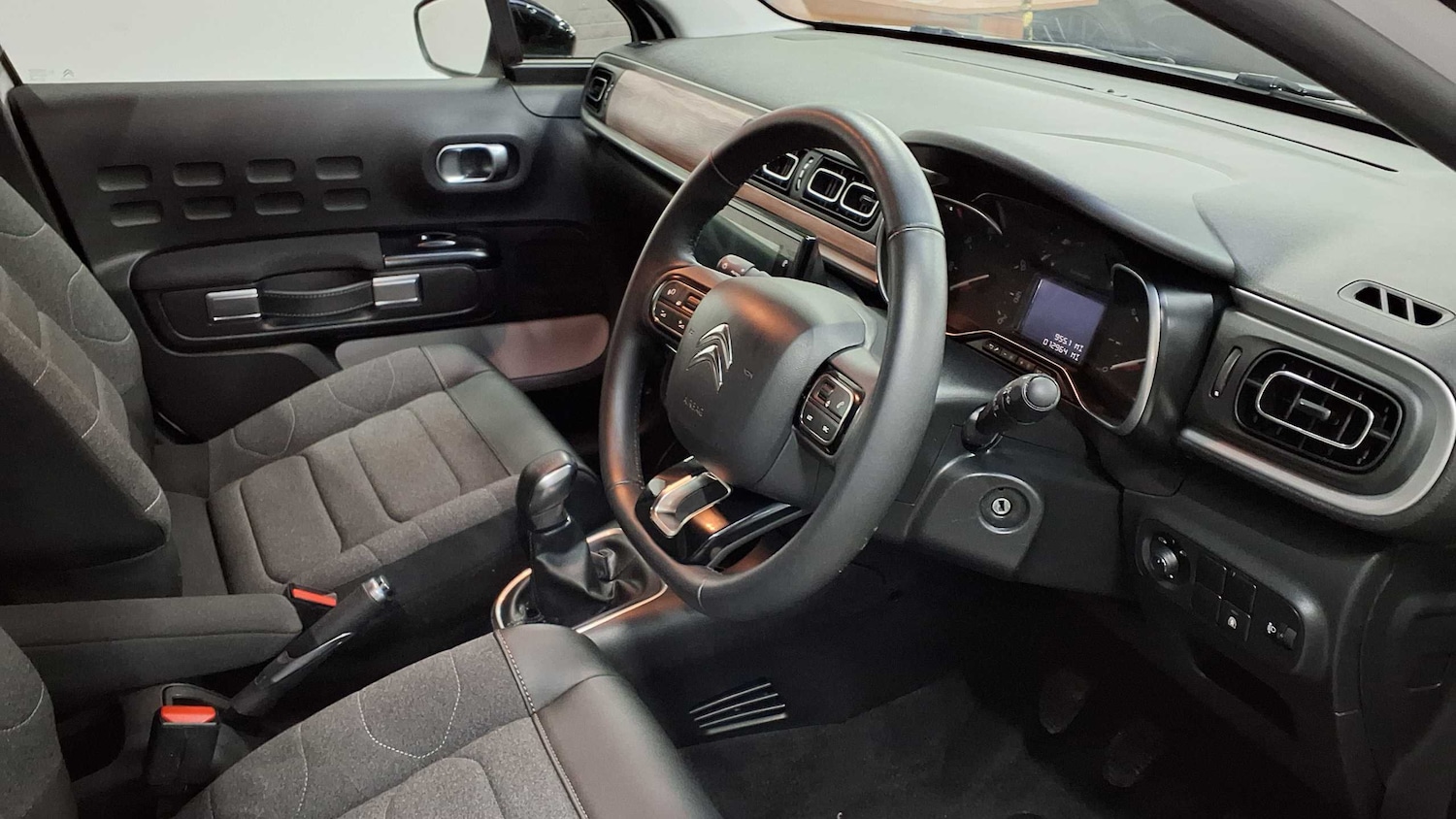 Used Citroen C3 2023 for sale - 77857411: Photo 2