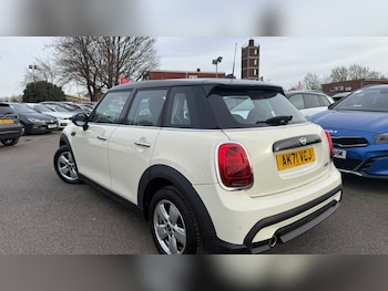 Used MINI Hatch 2021 for sale - 77859519: Photo