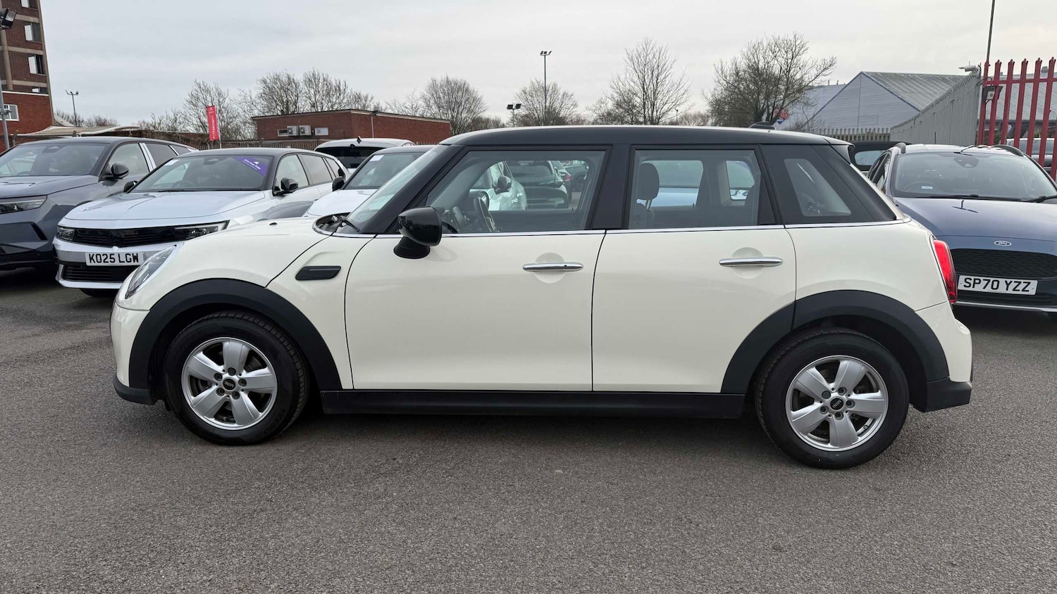 Used MINI Hatch 2021 for sale - 77859519: Photo 3
