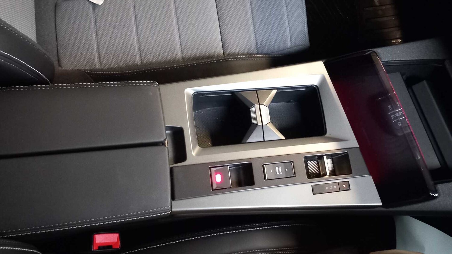 Used Vauxhall Grandland 2024 for sale - 77858699: Photo 25