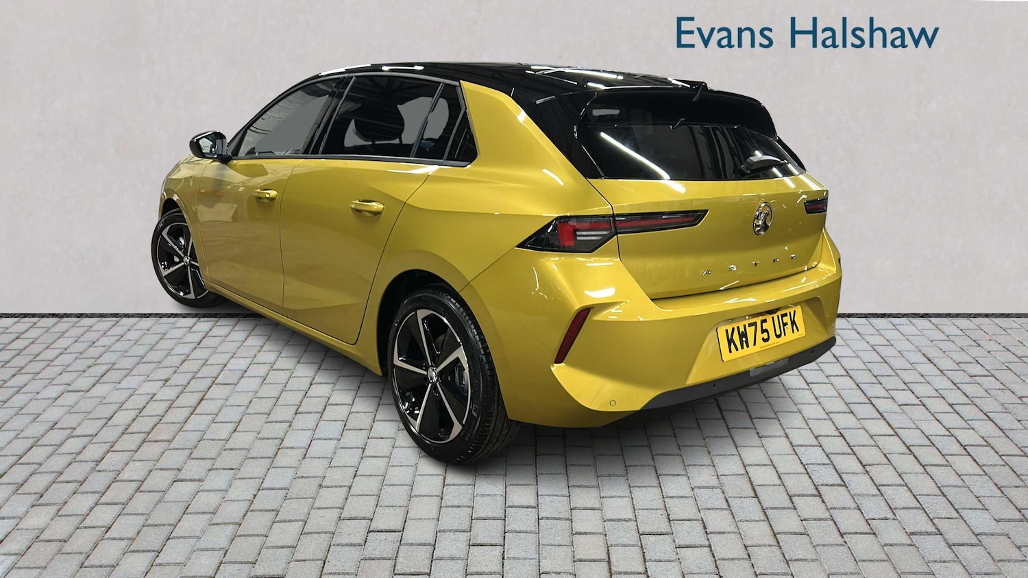 Used Vauxhall Astra for sale - 77861028: Photo 2