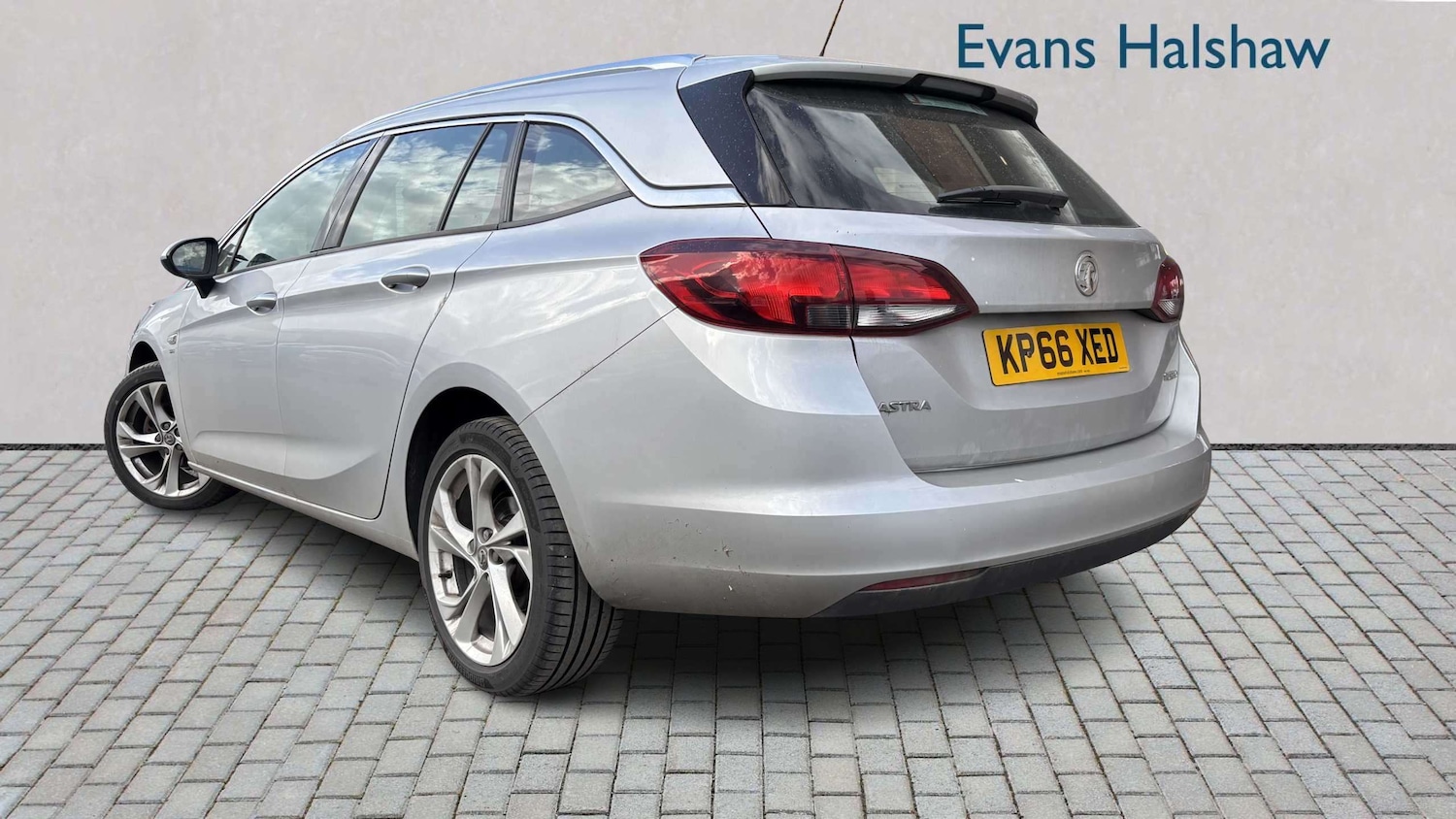 Used Vauxhall Astra for sale - 77862114: Photo 2