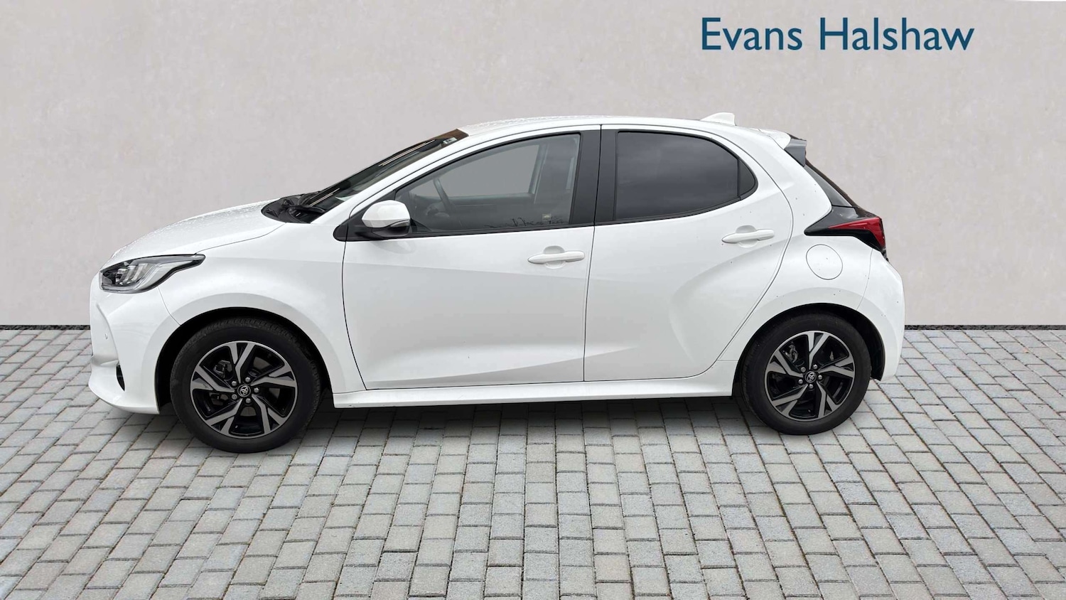 Used Toyota Yaris 2024 for sale - 78076819: Photo 4