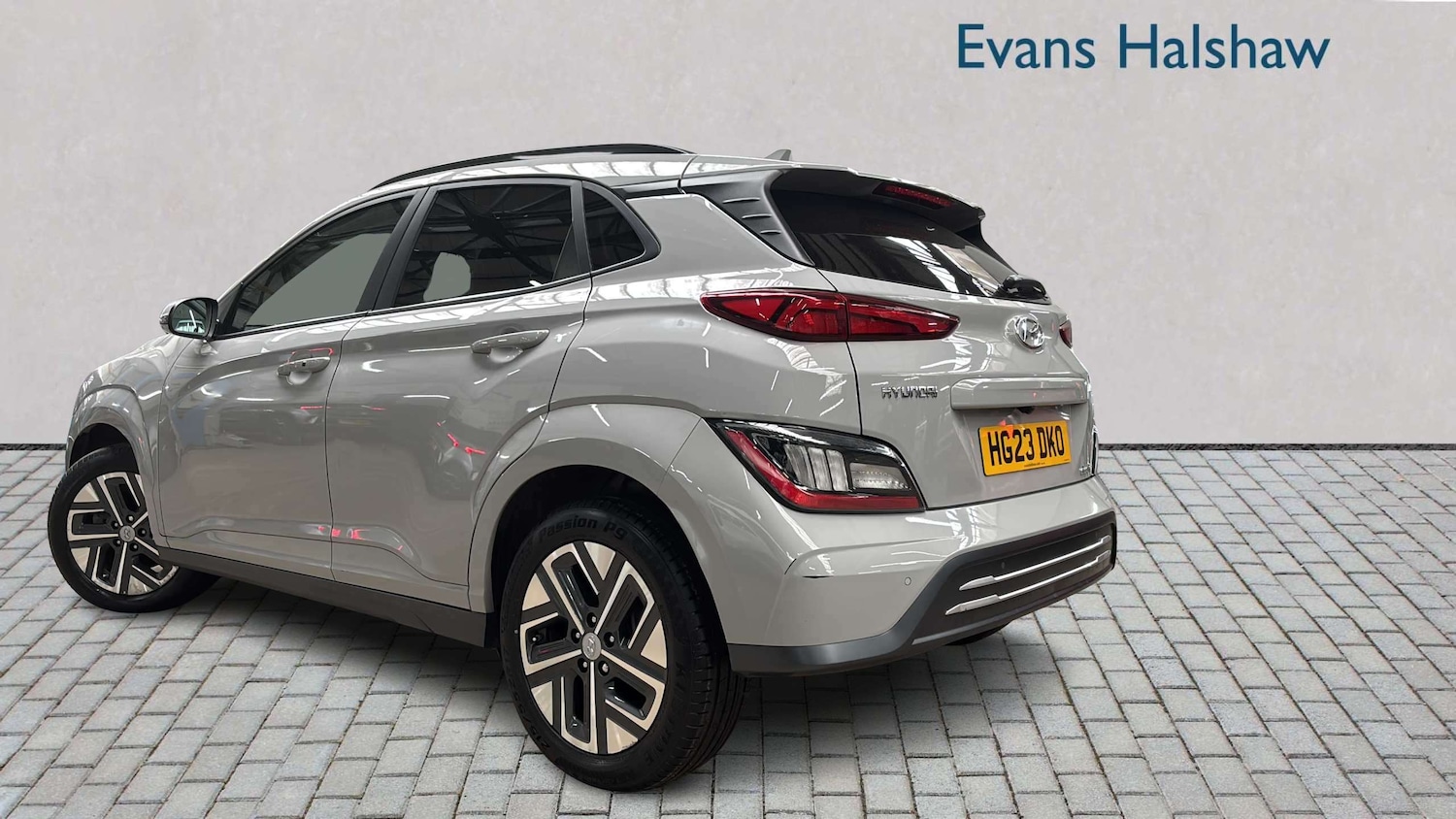 Used Hyundai KONA 2023 for sale - 77899231: Photo 2